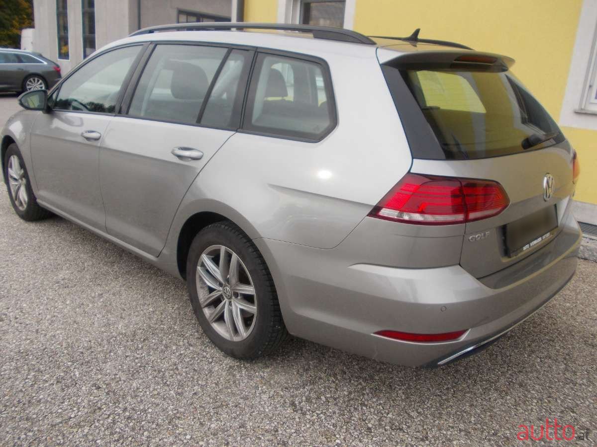 2017' Volkswagen Golf photo #5