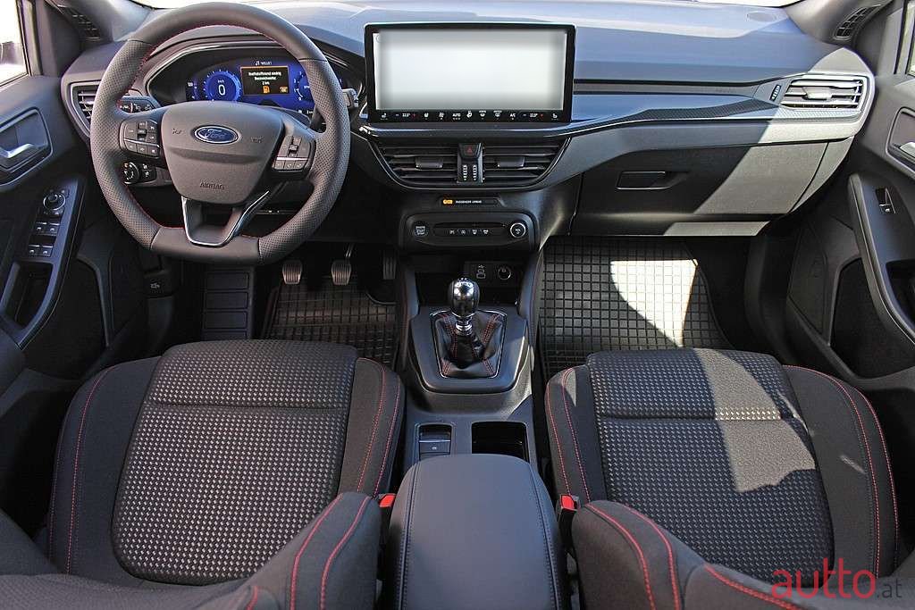 2024' Ford Focus photo #5