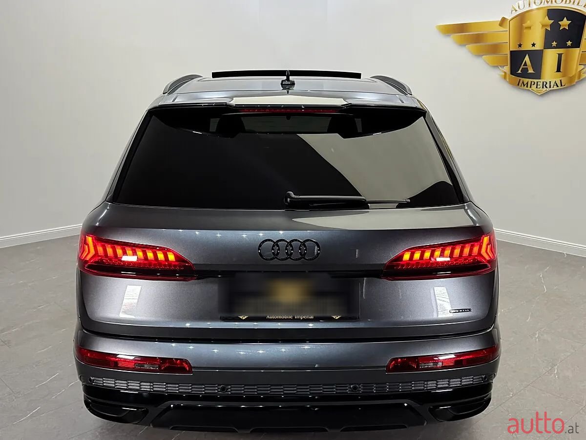 2021' Audi Q7 photo #6