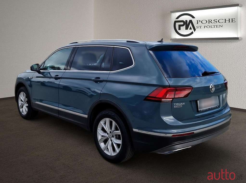 2021' Volkswagen Tiguan photo #6