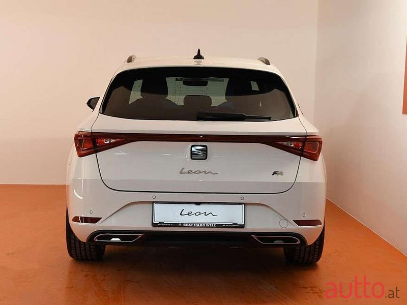 2022' SEAT Leon photo #4