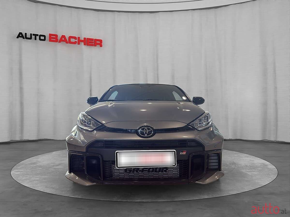 2024' Toyota Yaris photo #2