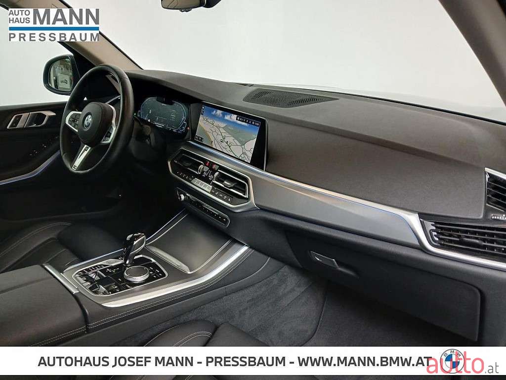 2022' BMW X5 photo #5