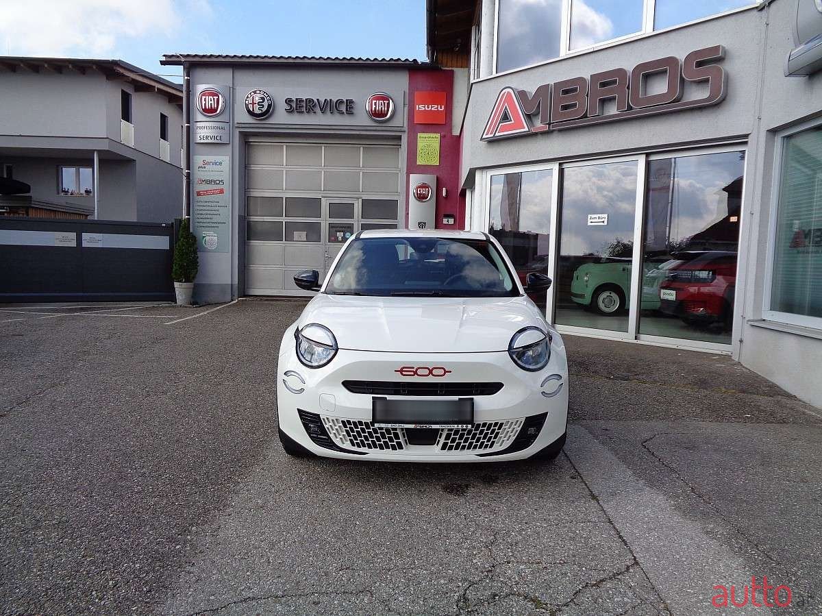 2024' Fiat 600E photo #2