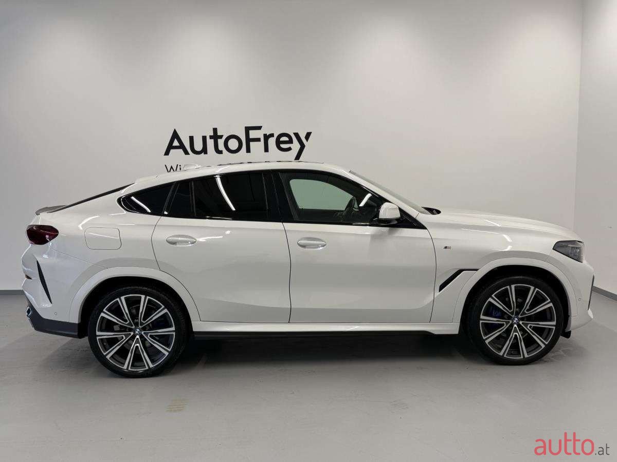 2022' BMW X6 photo #3