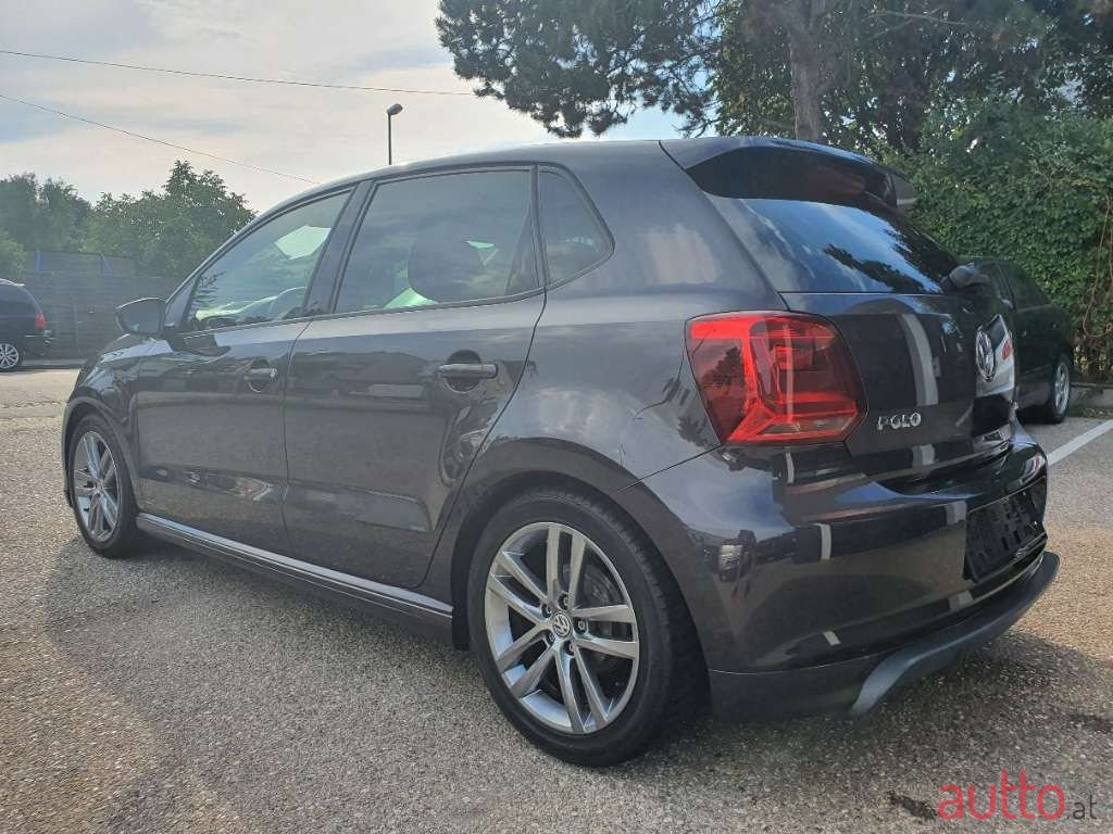 2015' Volkswagen Polo photo #4