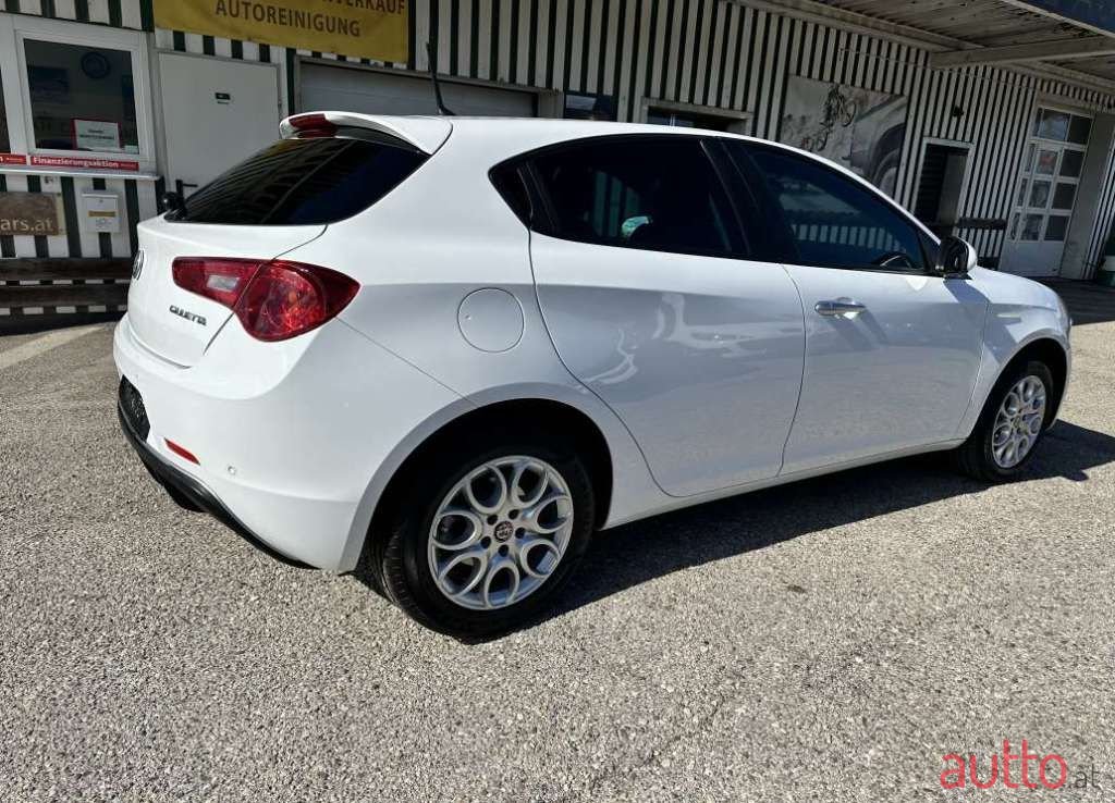 2019' Alfa Romeo Giulietta photo #6