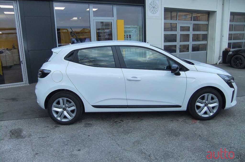 2024' Renault Clio photo #2