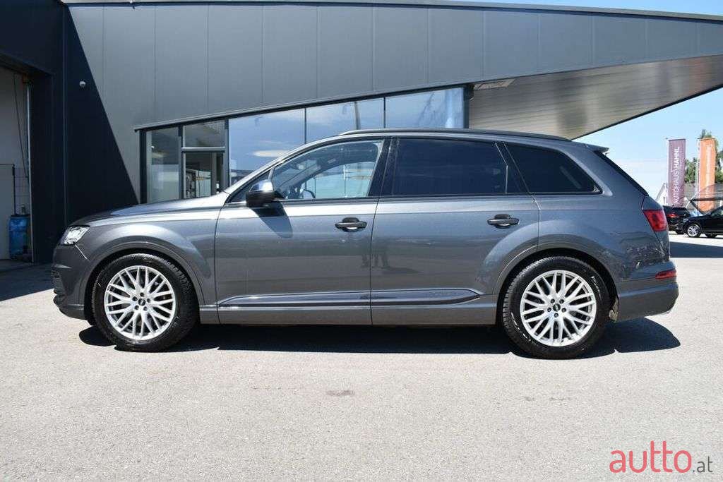 2017' Audi Q7 photo #2