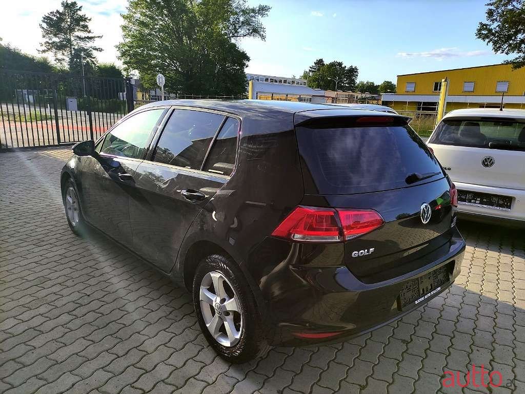 2014' Volkswagen Golf photo #3