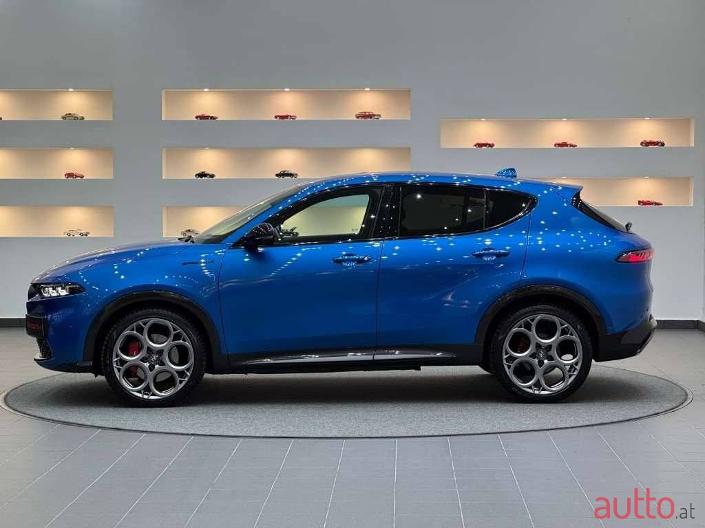 2022' Alfa Romeo Tonale photo #2