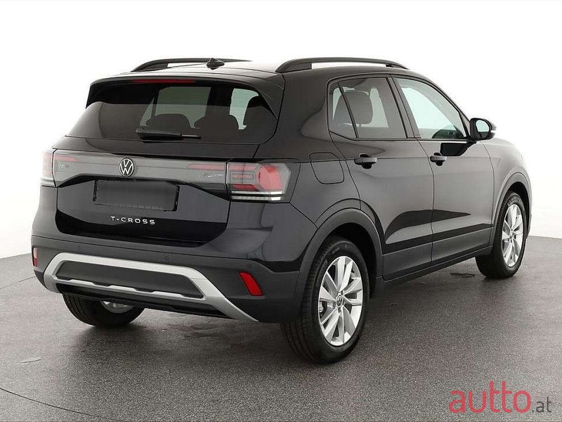 2024' Volkswagen T-Cross photo #2