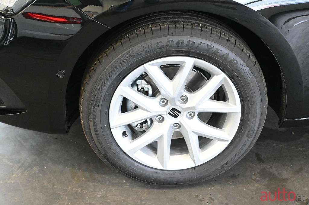 2024' SEAT Leon photo #5