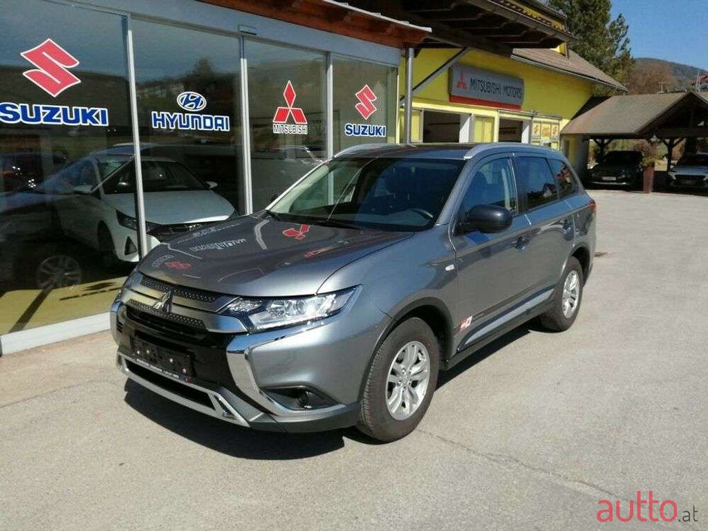2019' Mitsubishi Outlander photo #1