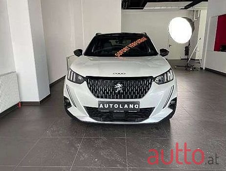 2020' Peugeot 2008 photo #1
