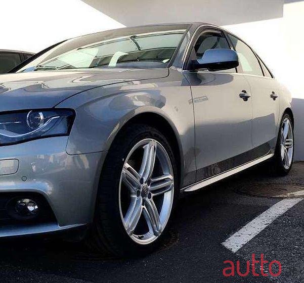 2010' Audi A4 photo #2