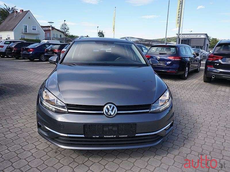 2019' Volkswagen Golf photo #1