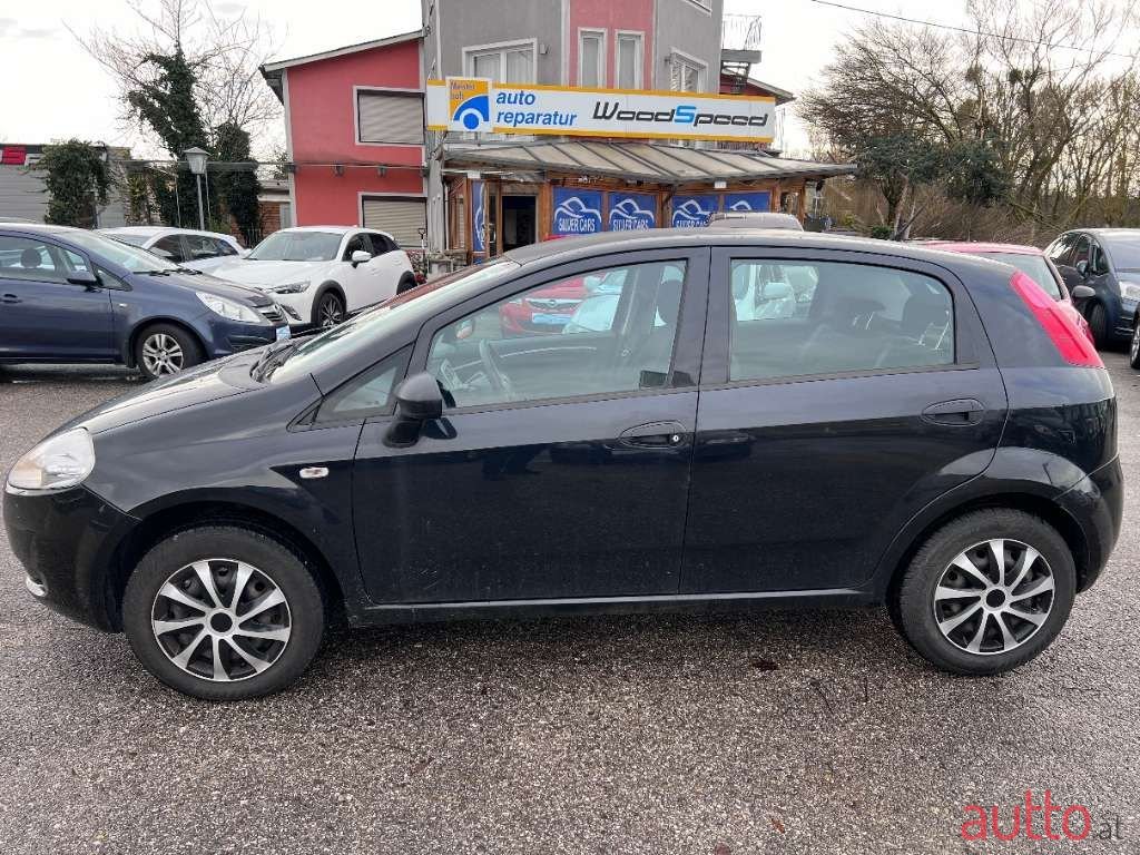 2009' Fiat Grande Punto photo #5