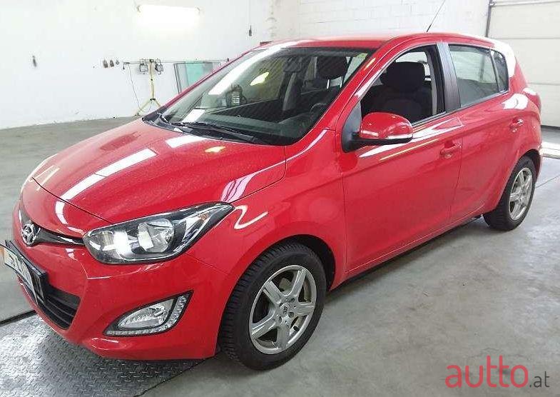 2013' Hyundai i20 photo #1