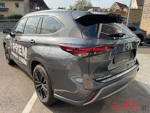 2024' Toyota Highlander photo #4