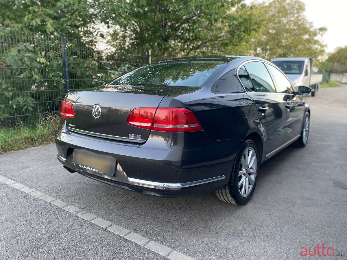 2011' Volkswagen Passat photo #4