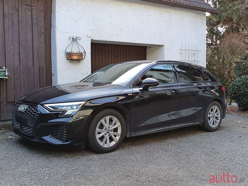 2021' Audi A3 photo #2