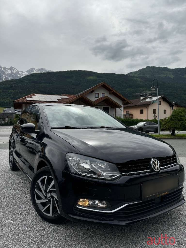 2017' Volkswagen Polo photo #2