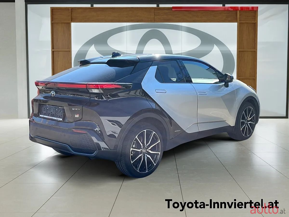 2023' Toyota C-HR photo #6