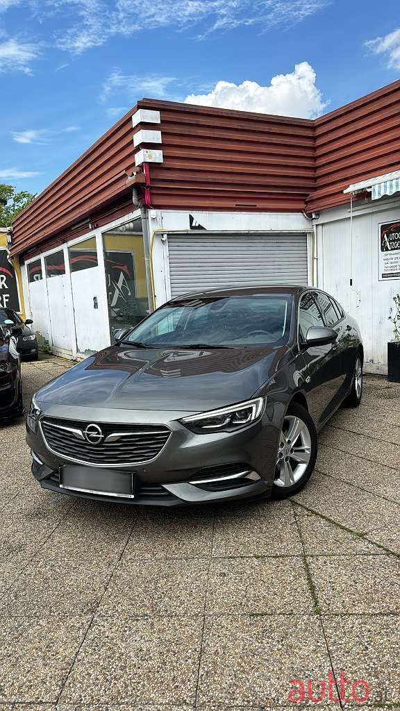 2018' Opel Insignia photo #1