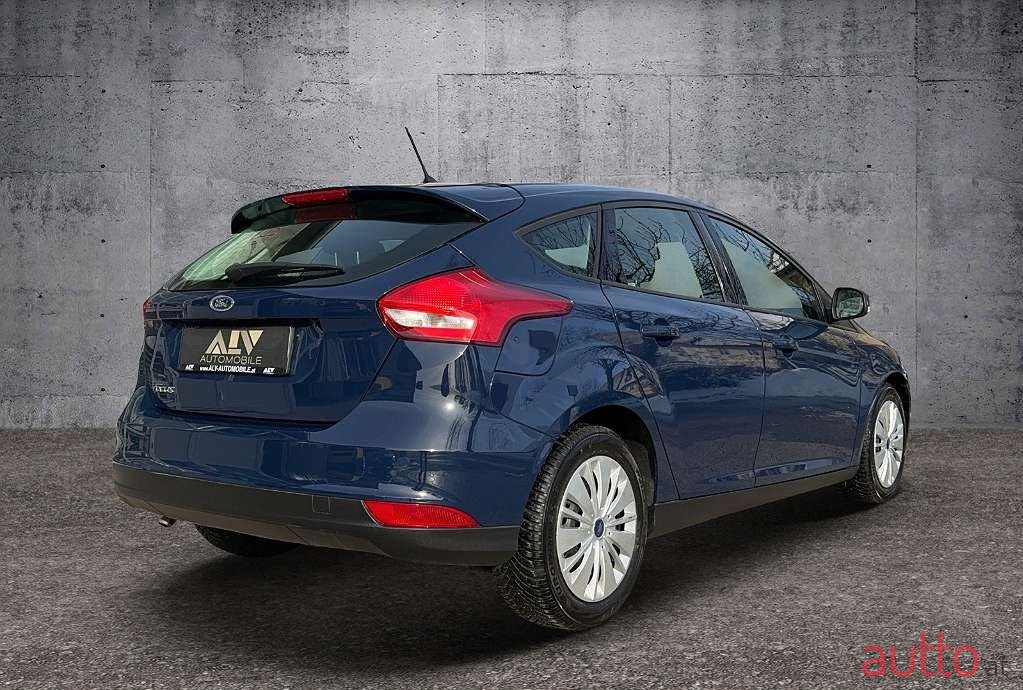 2017' Ford Focus photo #4
