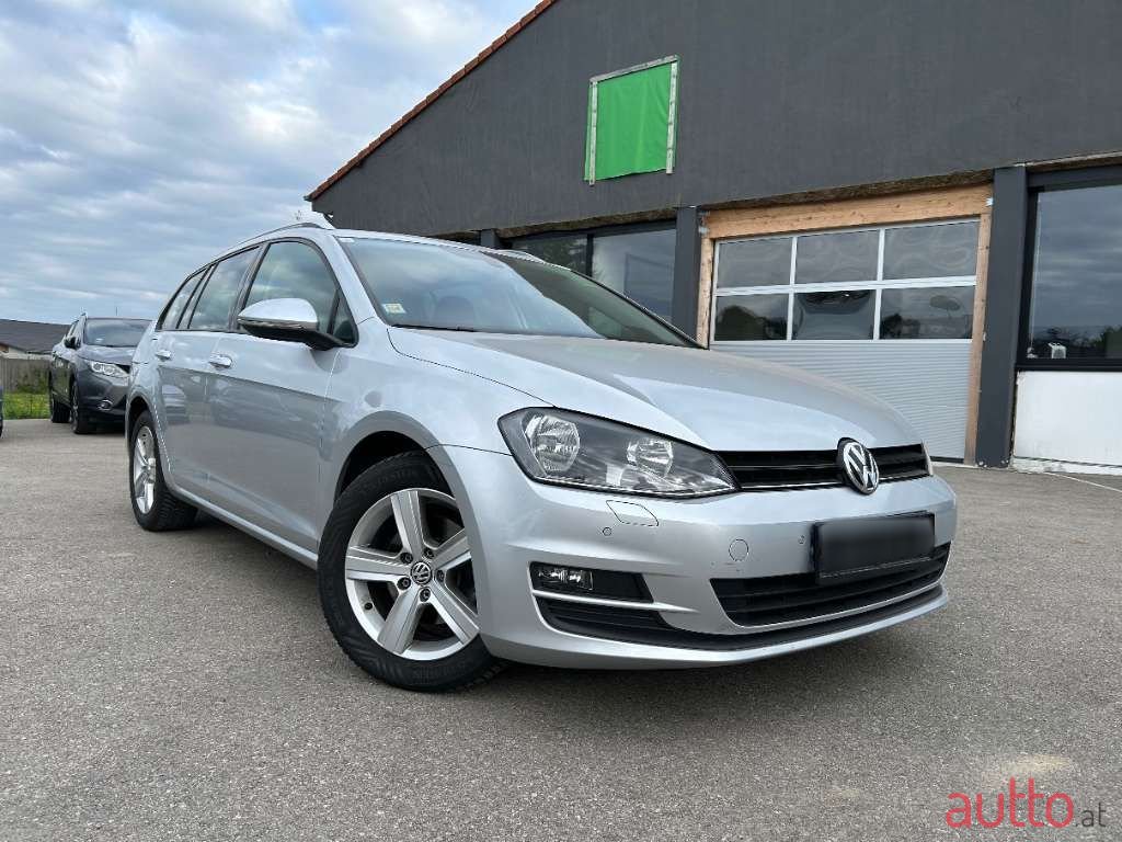 2013' Volkswagen Golf photo #2