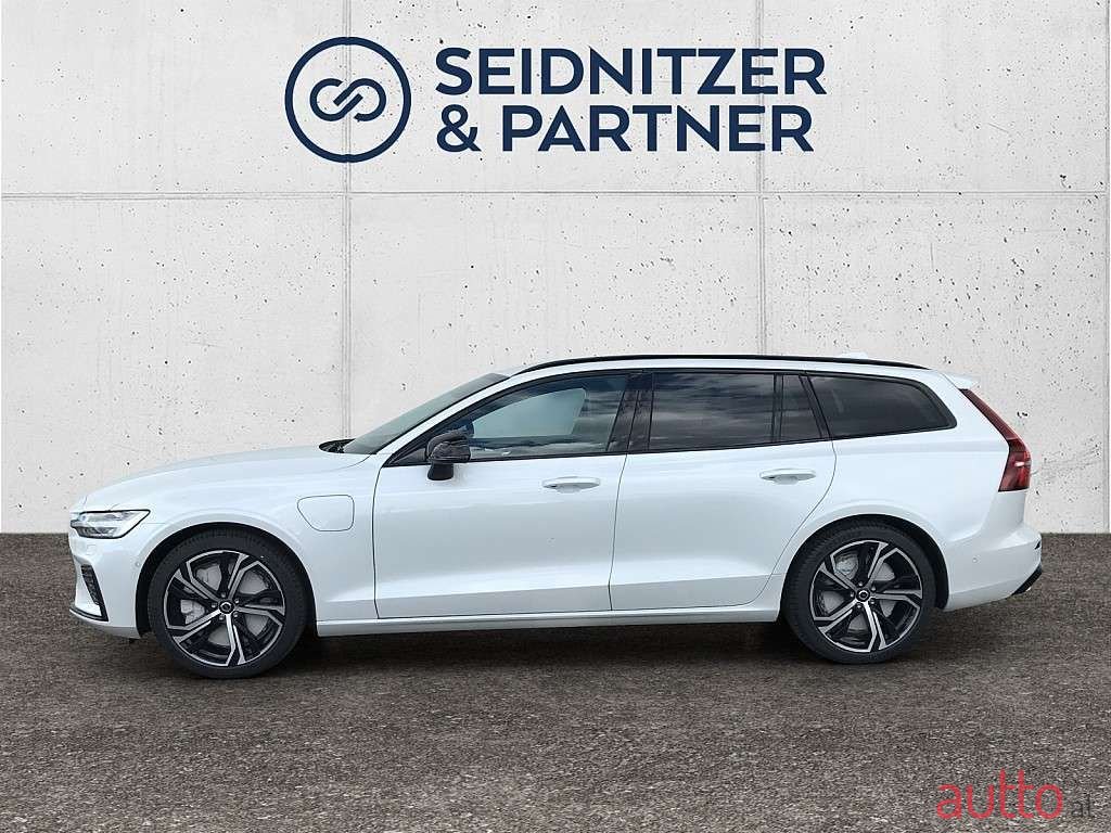 2024' Volvo V60 photo #3