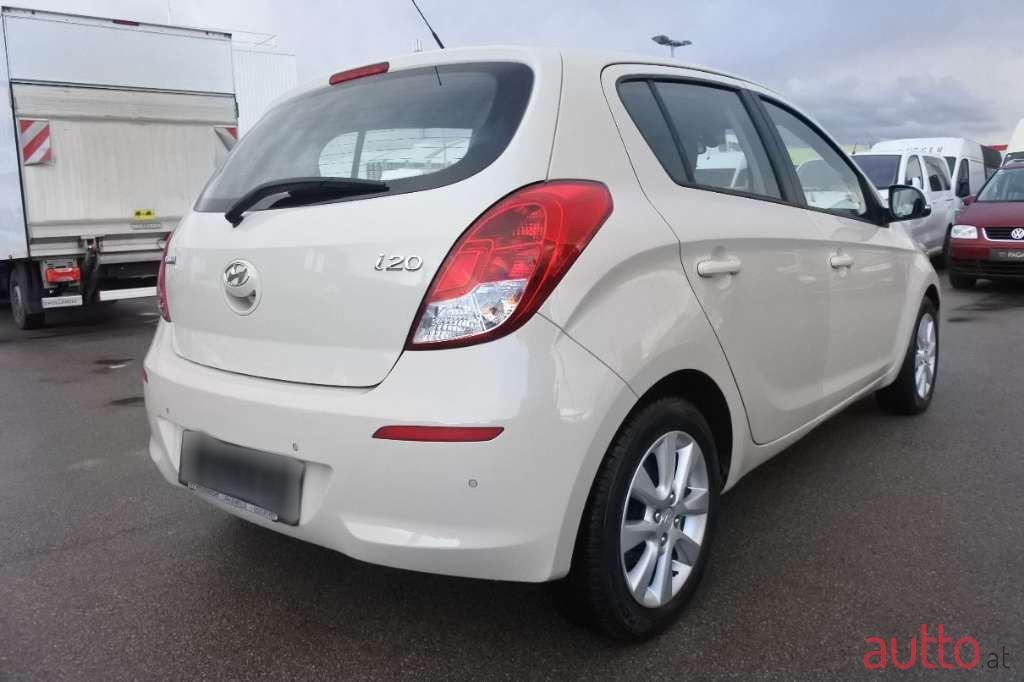 2014' Hyundai i20 photo #6