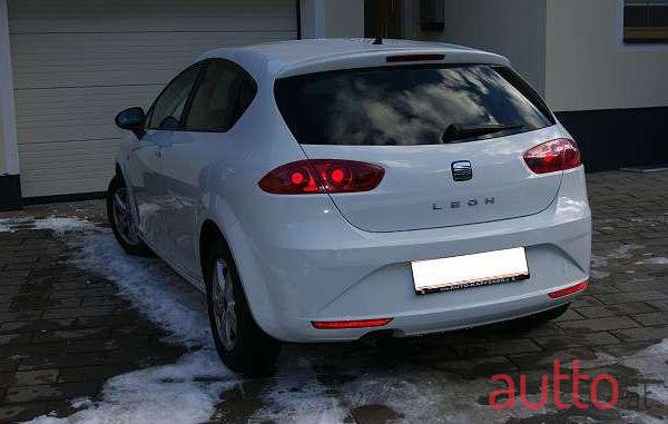 2012' SEAT Leon photo #1