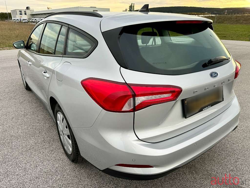 2021' Ford Focus photo #4