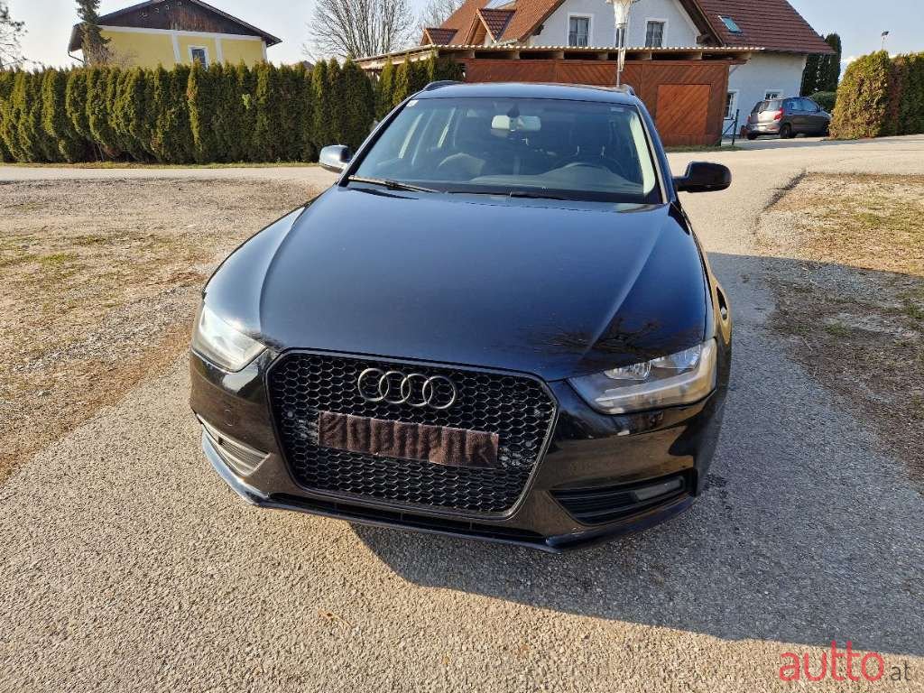 2012' Audi A4 photo #3
