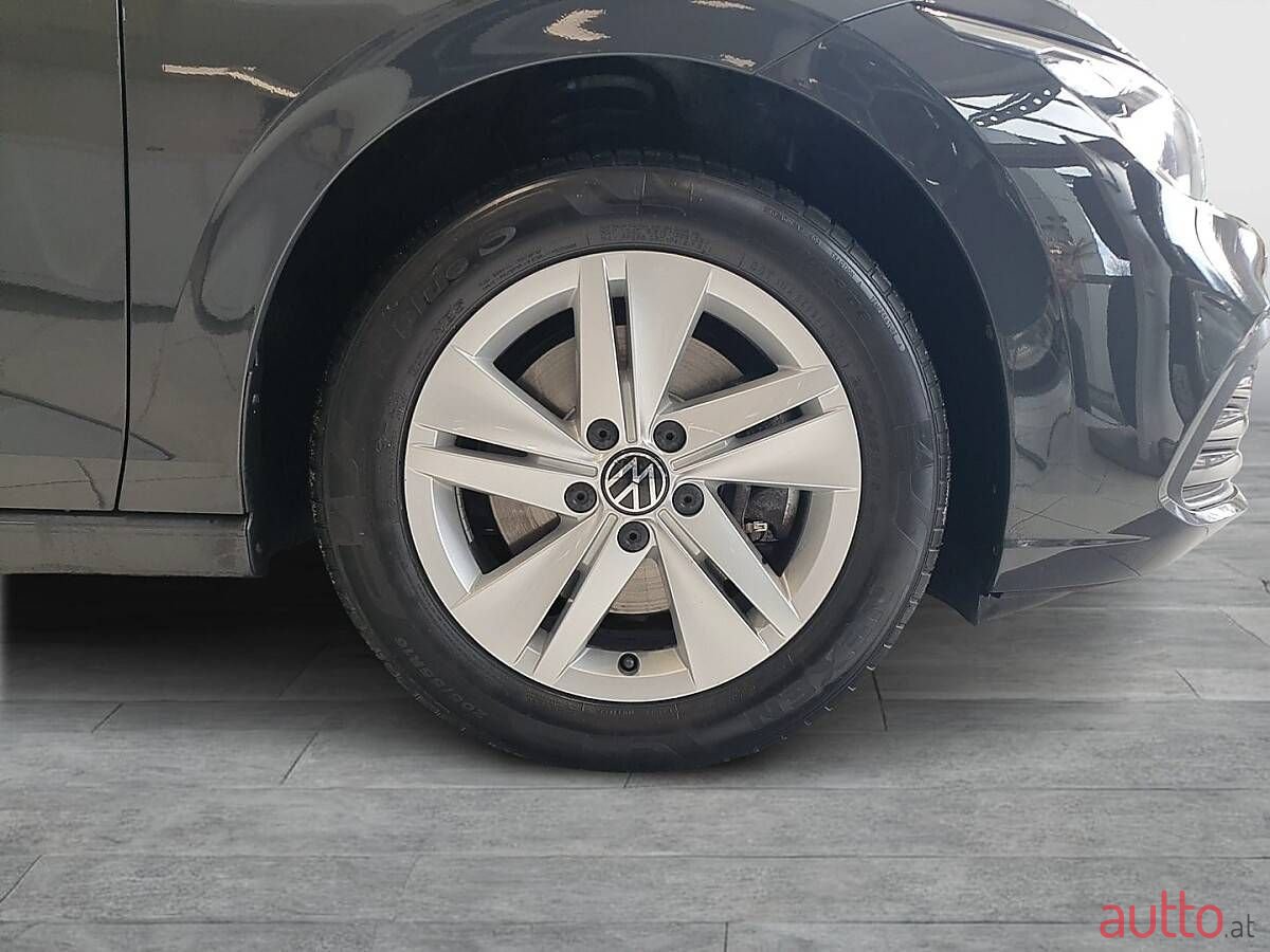 2022' Volkswagen Golf photo #6