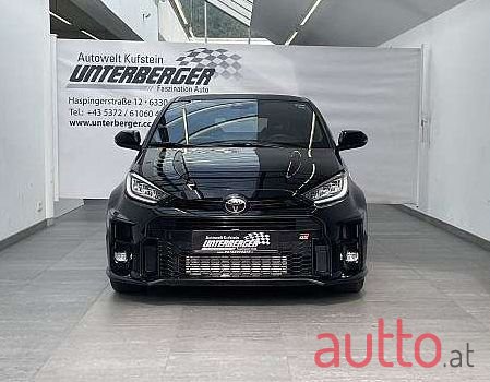 2021' Toyota Yaris photo #2