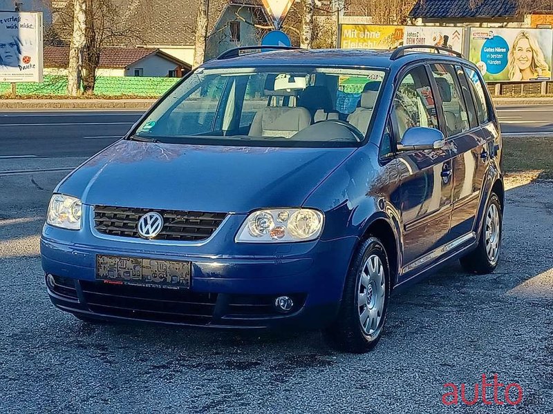 2006' Volkswagen Touran photo #1
