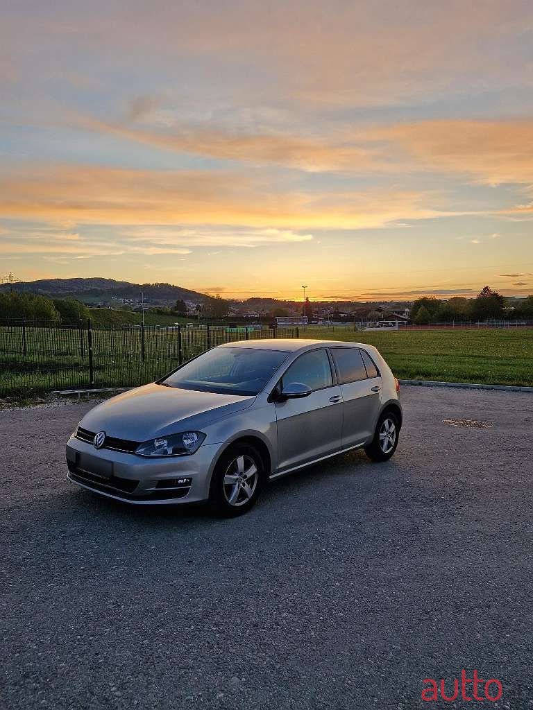 2013' Volkswagen Golf photo #1