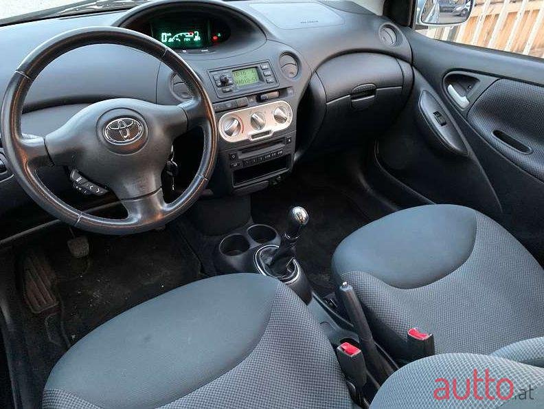 2003' Toyota Yaris photo #3