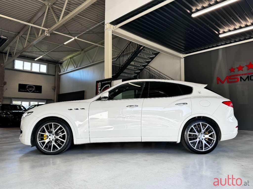 2016' Maserati Levante photo #6