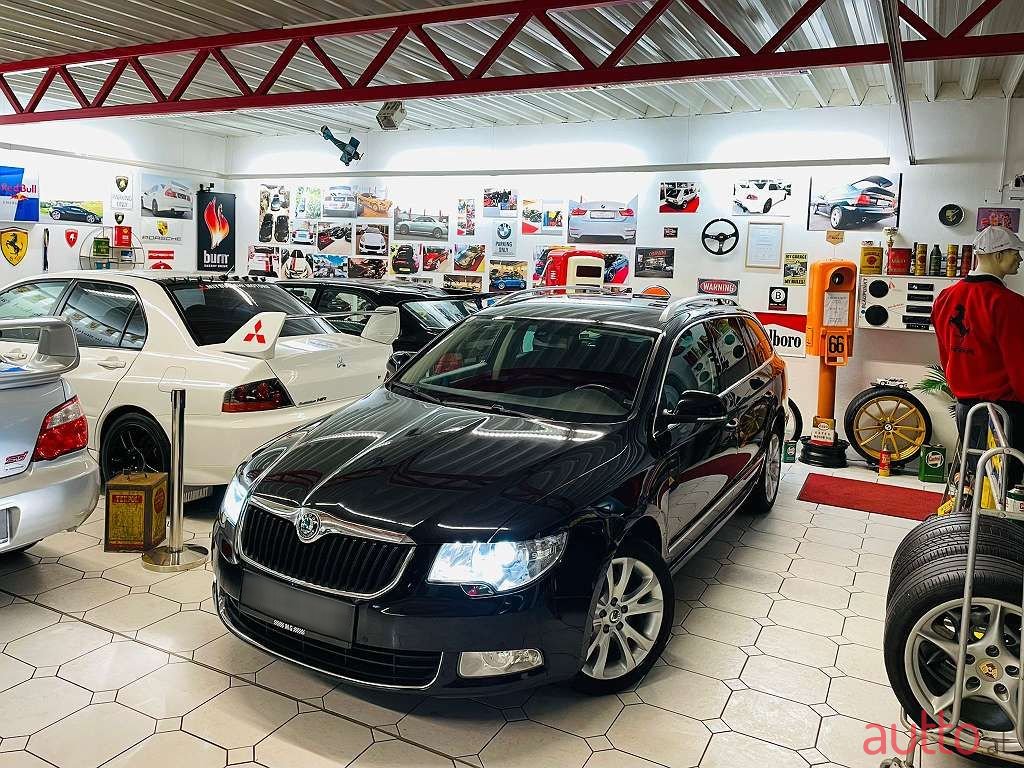 2012' Skoda Superb photo #1