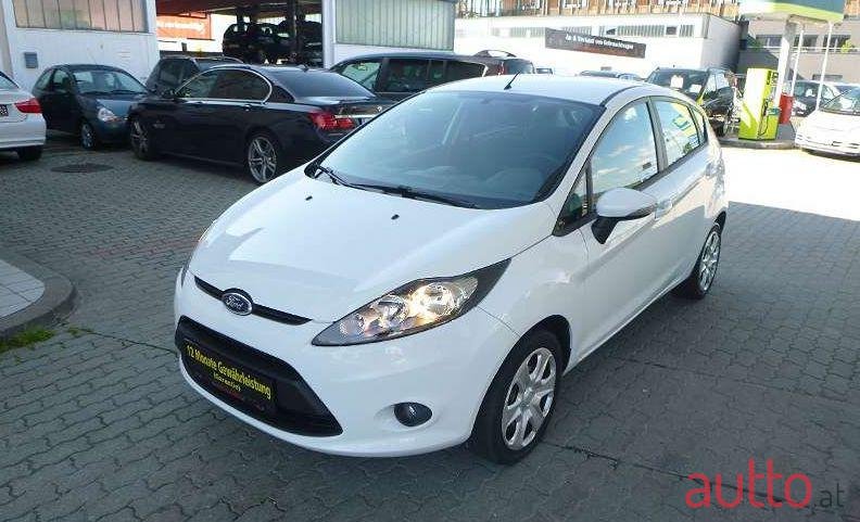 2010' Ford Fiesta photo #2