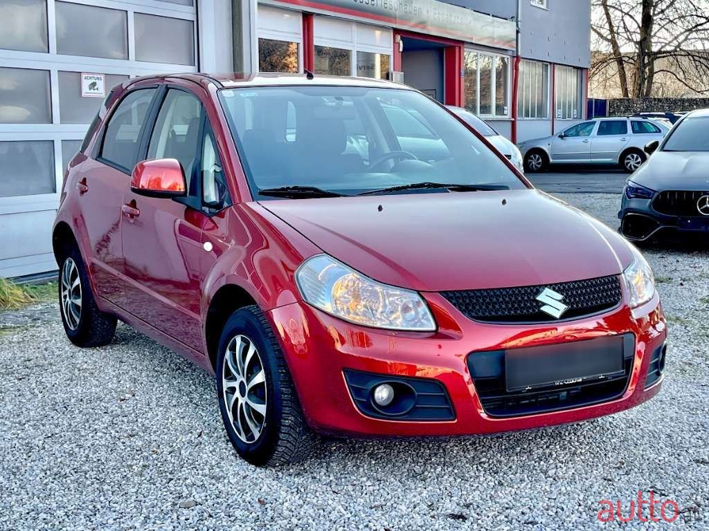 2012' Suzuki SX4 photo #5