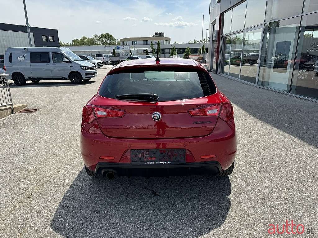 2019' Alfa Romeo Giulietta photo #6