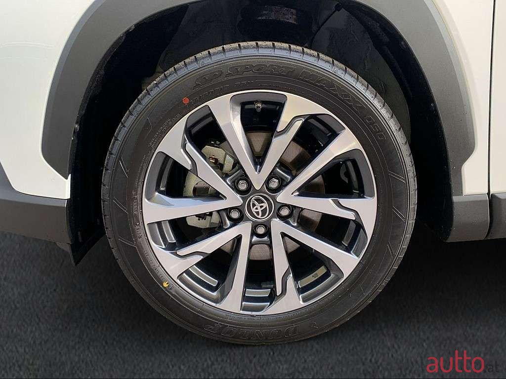 2024' Toyota Corolla Cross photo #6