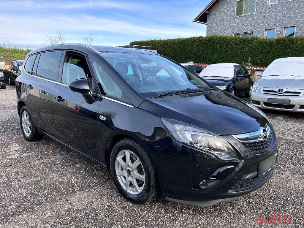 2015' Opel Zafira photo #4