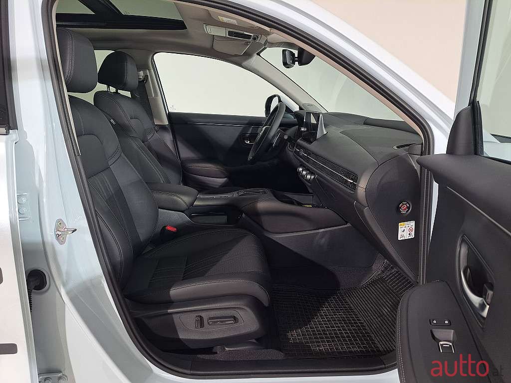 2023' Honda ZR-V photo #5