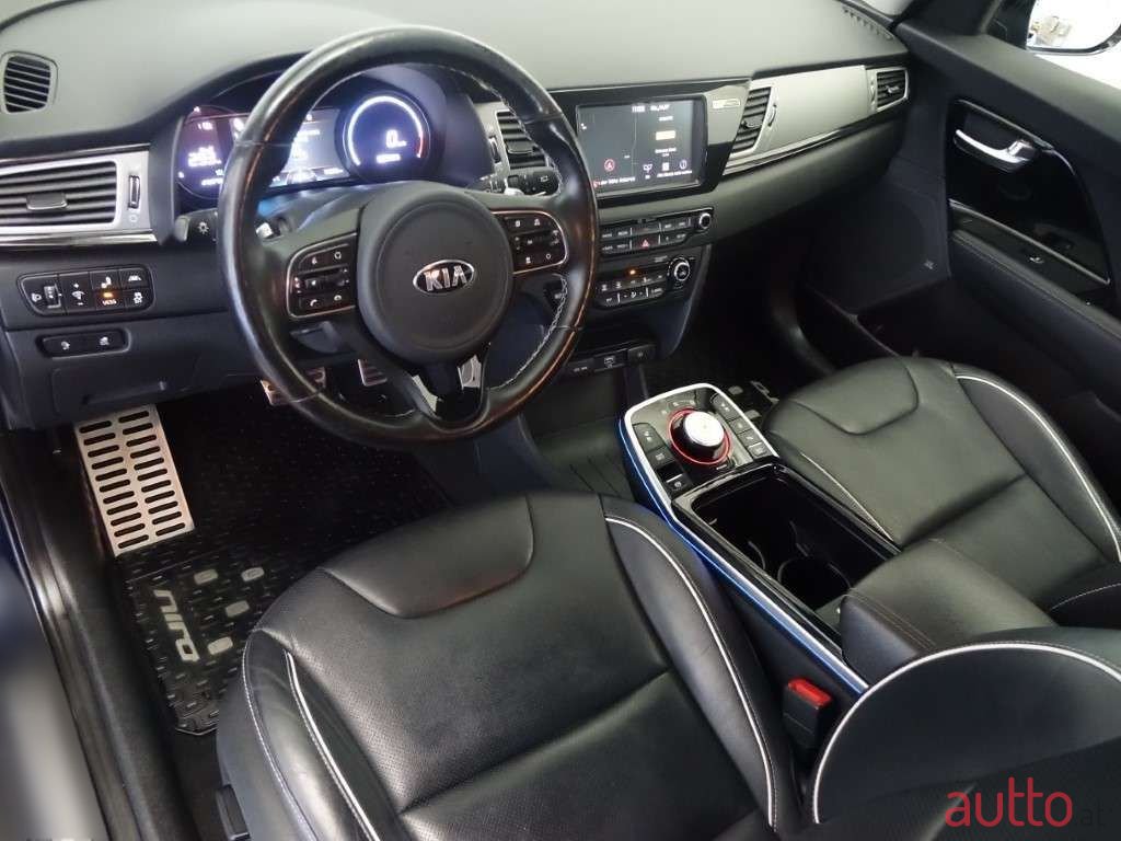2019' Kia Niro photo #5